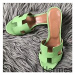 Hermes Oasis Sandals In Vert Criquet Epsom Leather