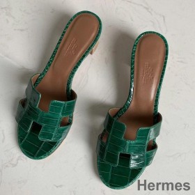 Hermes Oasis Sandals In Green Shiny Niloticus Crocodile
