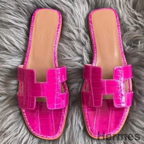 Hermes Oran Sandals In Rose Shiny Niloticus Crocodile