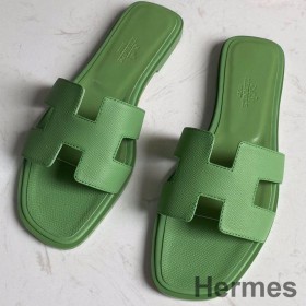 Hermes Oran Slide Sandals In Vert Criquet Epsom Calfskin
