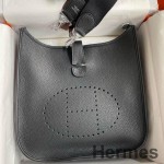 Hermes Evelyne III PM 29 Håndlavet Taske i Sort Clemence Læder