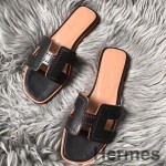 Hermes Oran Perforeret Sandaler I Sort Swift Læder