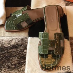 Hermes Oran Sandaler I Olivenolie Skinnende Niloticus Krokodille