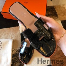 Hermes Oran Slide Sandaler I Sort Skinnende Niloticus Krokodilleskind